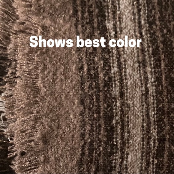 SHAWL WRAP -ONE SIZE- GREAT NEUTRAL COLORS- VERY SOFT- LIGHT TO MEDIUM WEIGHT - Picture 5 of 6